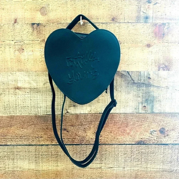 Sold Out Rare Melt Cosmetics Fatally Yours Heart Crossbody - Picture 2 of 9